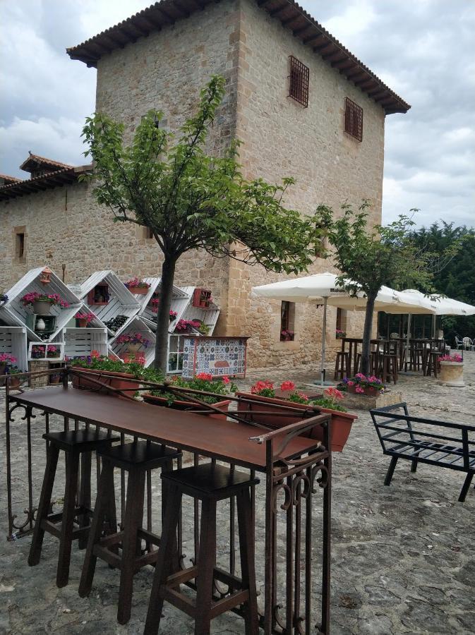 Posada Torre Palacio La Taxuela Villanueva la Lastra Exterior foto